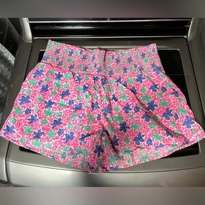 Vineyard Vines Women’s Shorts Size large Floral